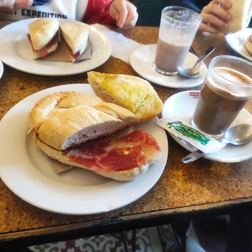 Silvia Q_taberna los Caracoles_Alcalá de Guadaira_review