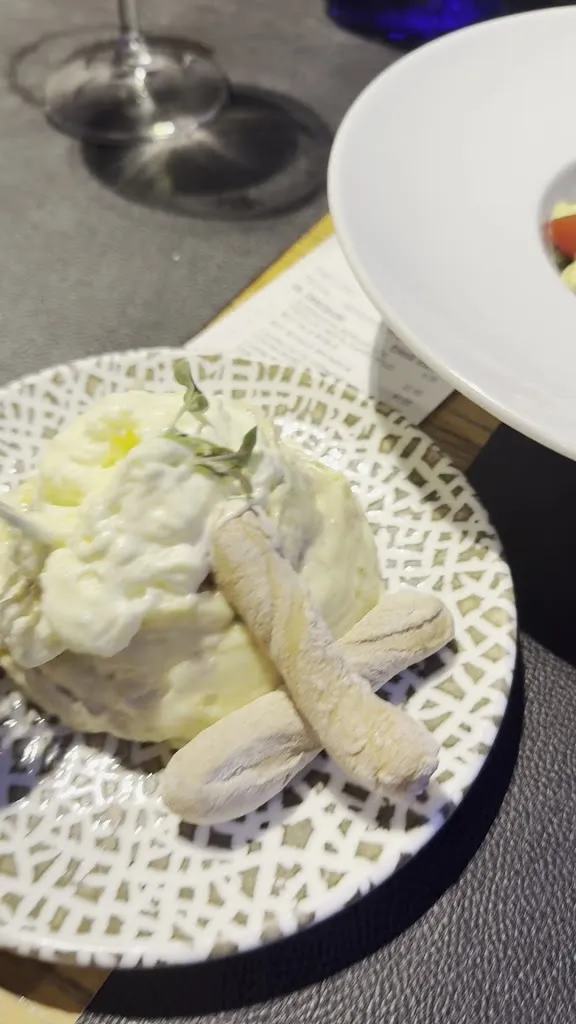 Mariann Zukovits_Restaurante Cuatro Hojas (by Juanjo Carabajal)_Almería_review