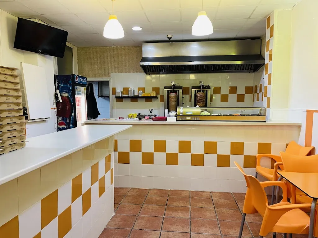 Doner kebab fast food y pizzeria_Alcalá del Río_slider_image_1