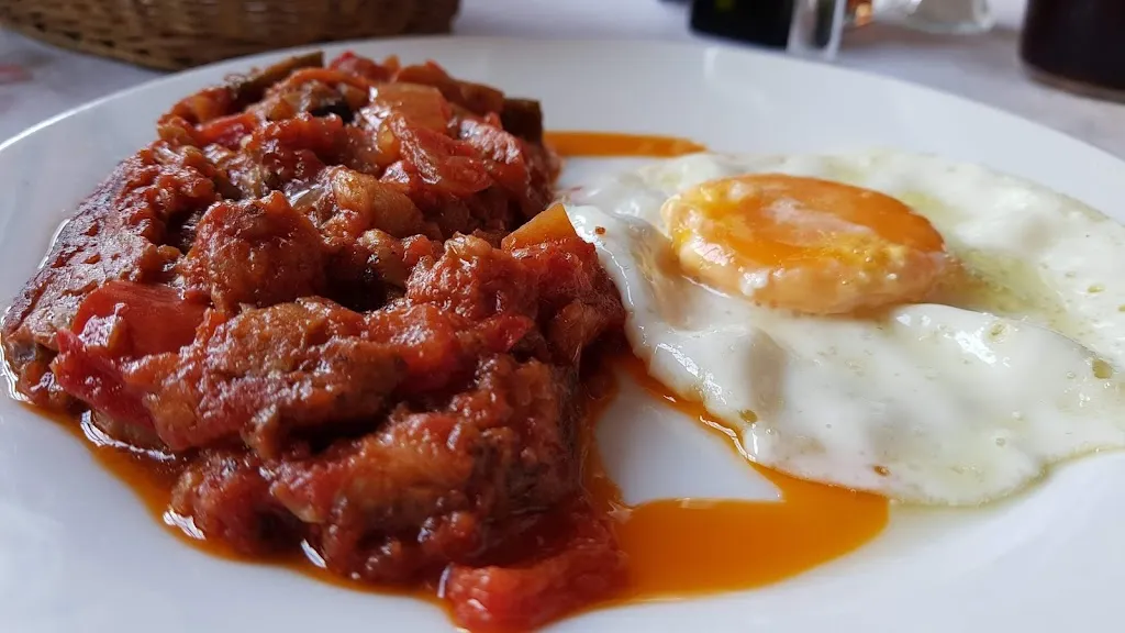 Miguel ochodelocho_Bar La Cochera_Alcalá del Río_review