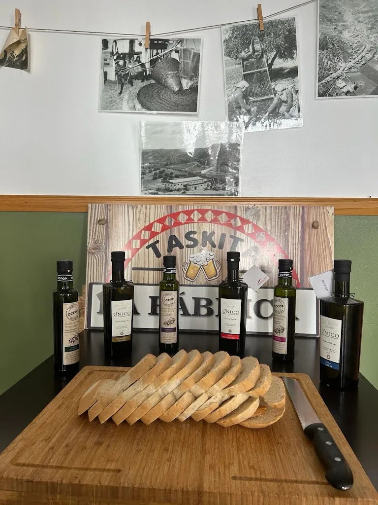 Taskita La Fábrica restaurant in Algámitas