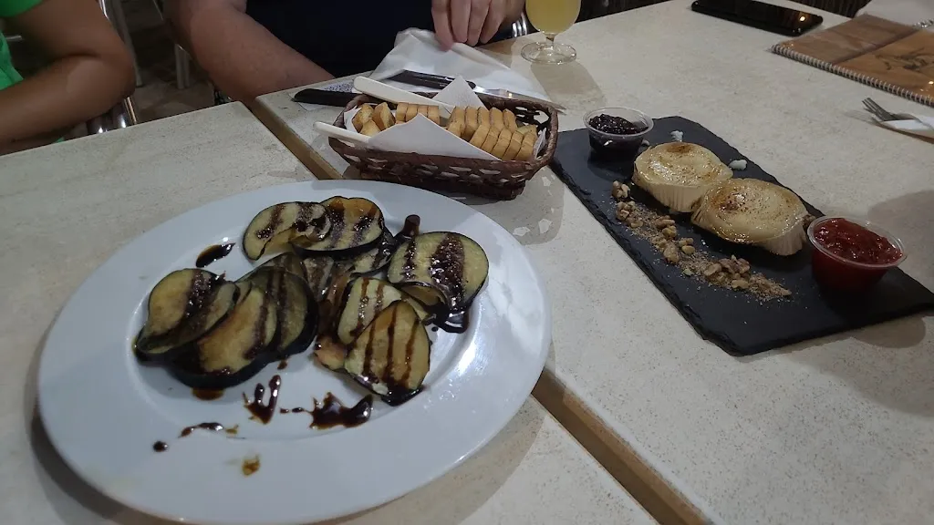 Menu_Restaurante La Muralla_Almadén de la Plata_image_9