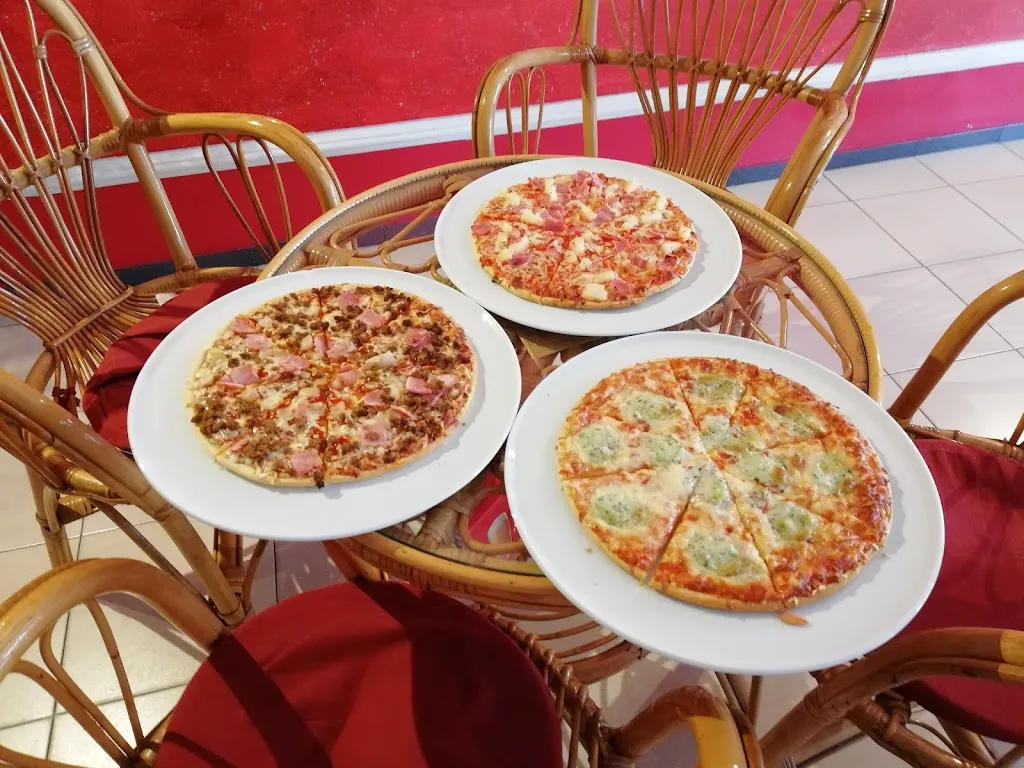 Café - Pub Cabana´s restaurant in Almadén de la Plata