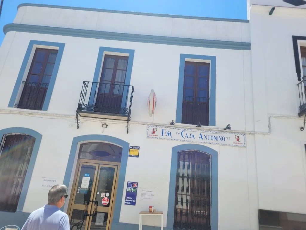 MARIA CARICOL_Bar Antonino_Almadén de la Plata_review