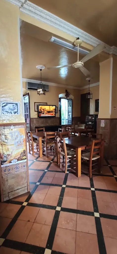 Bar Antonino_Almadén de la Plata_slider_image_1