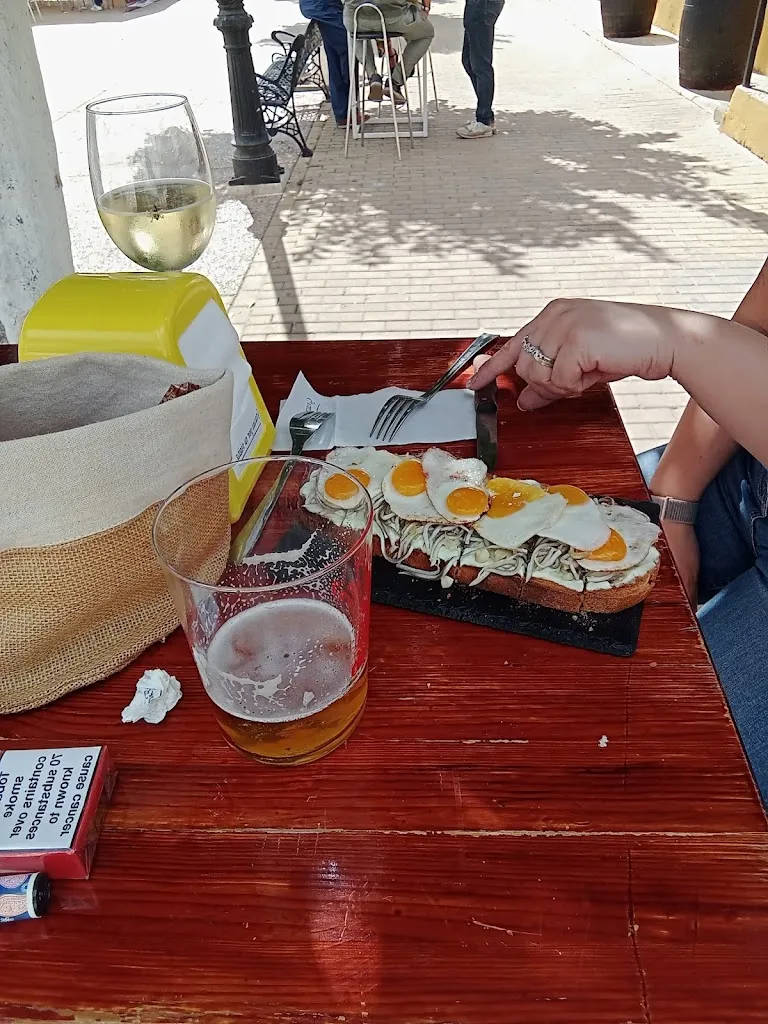 Menu_Bar Las Hermanas_Almadén de la Plata_image_5