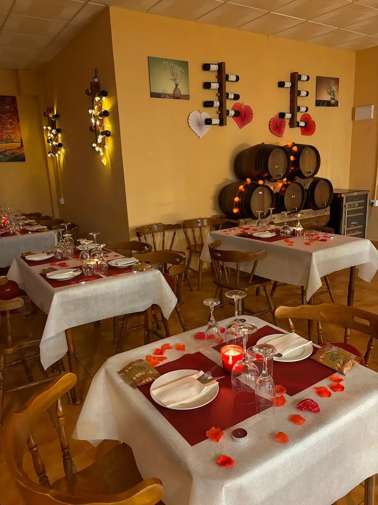 Bar Las Hermanas restaurant in Almadén de la Plata