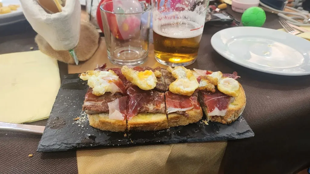 Bar Las Hermanas_Almadén de la Plata_slider_image_3