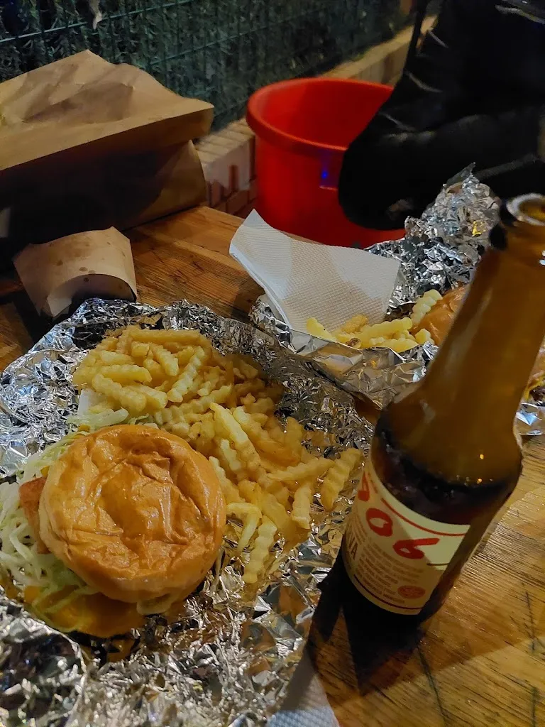 Menu_Lucky's burger_Algaba La_image_5