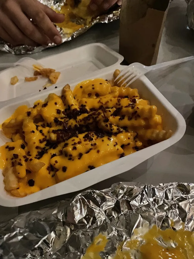 Menu_Lucky's burger_Algaba La_image_8