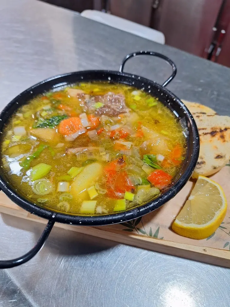 Yojaina Fahd_Bungalow Brasas Bar_Algaba La_recensione