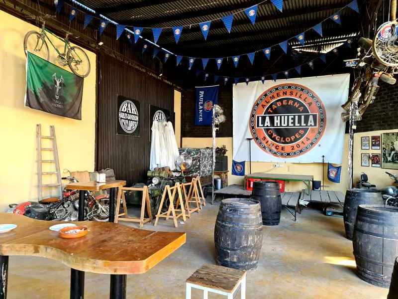 Bar Taberna La Huella restaurant in Almensilla