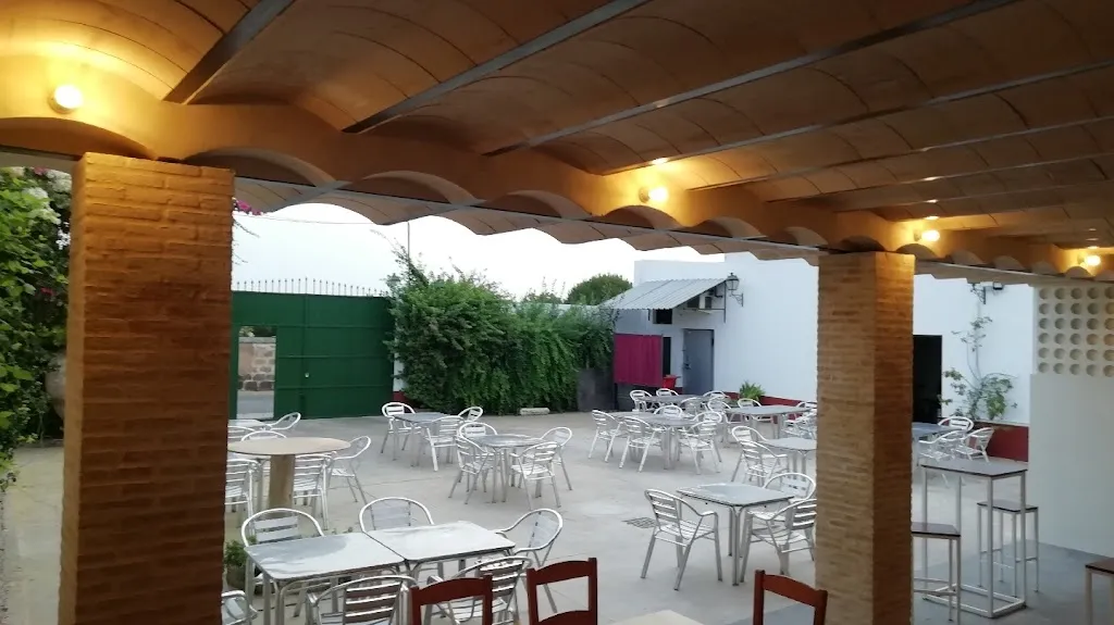 Bodegas Salas restaurant in Almensilla