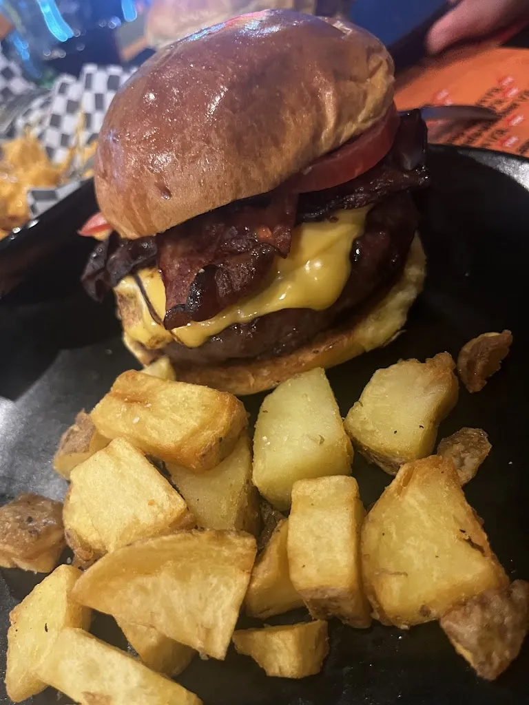 Celia Mar Romero_Smoked Burger_Arahal_review