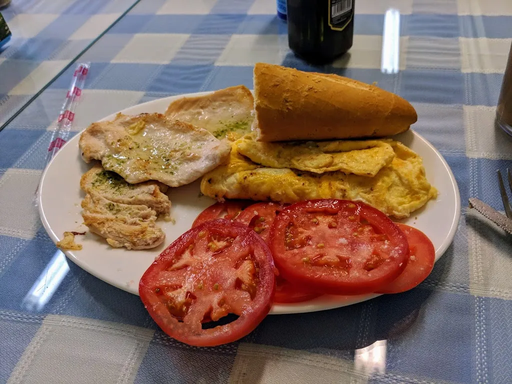 Sam Sachs_Javi’s Bar_Arahal_review