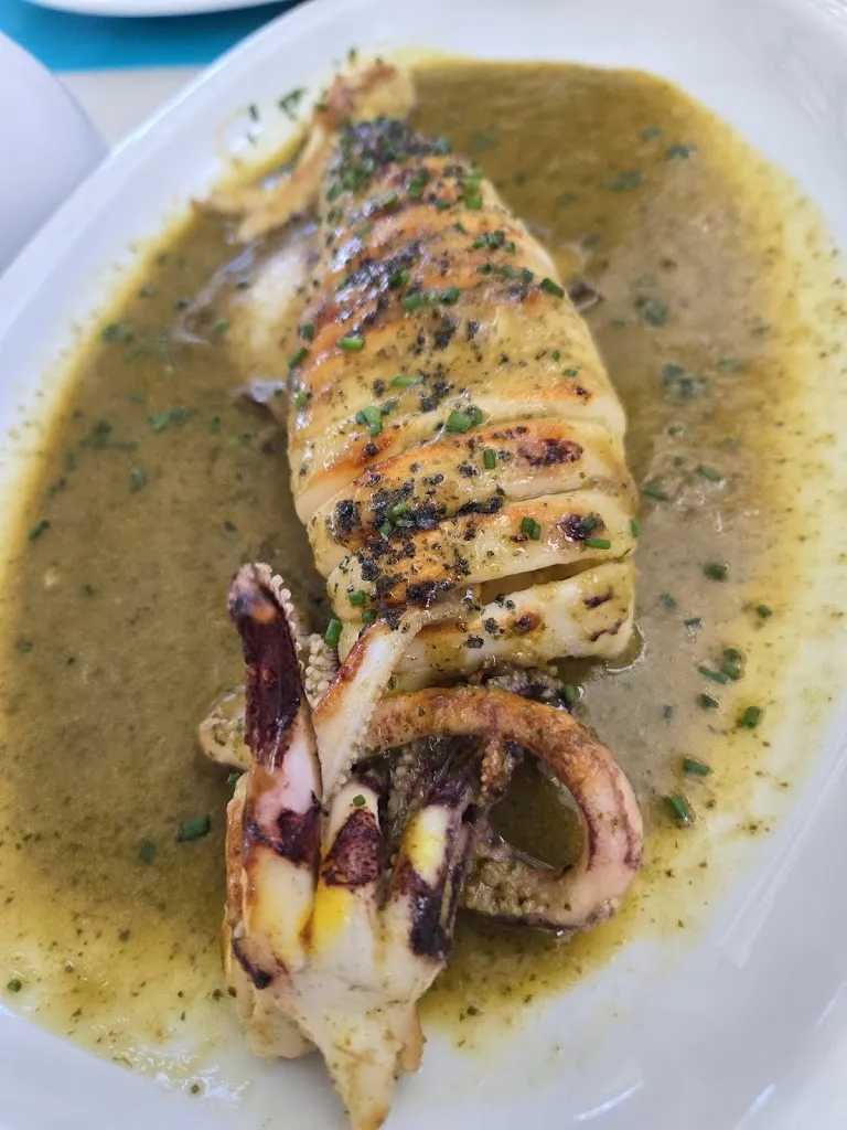 Andrew Hooper-Nguyen_El Faro_Almería_review