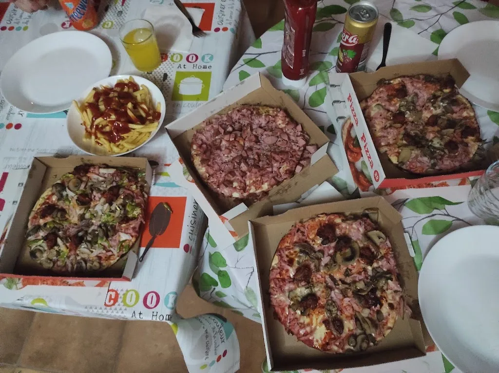 Menu_Pizzería M. Carlos_Benacazón_image_9