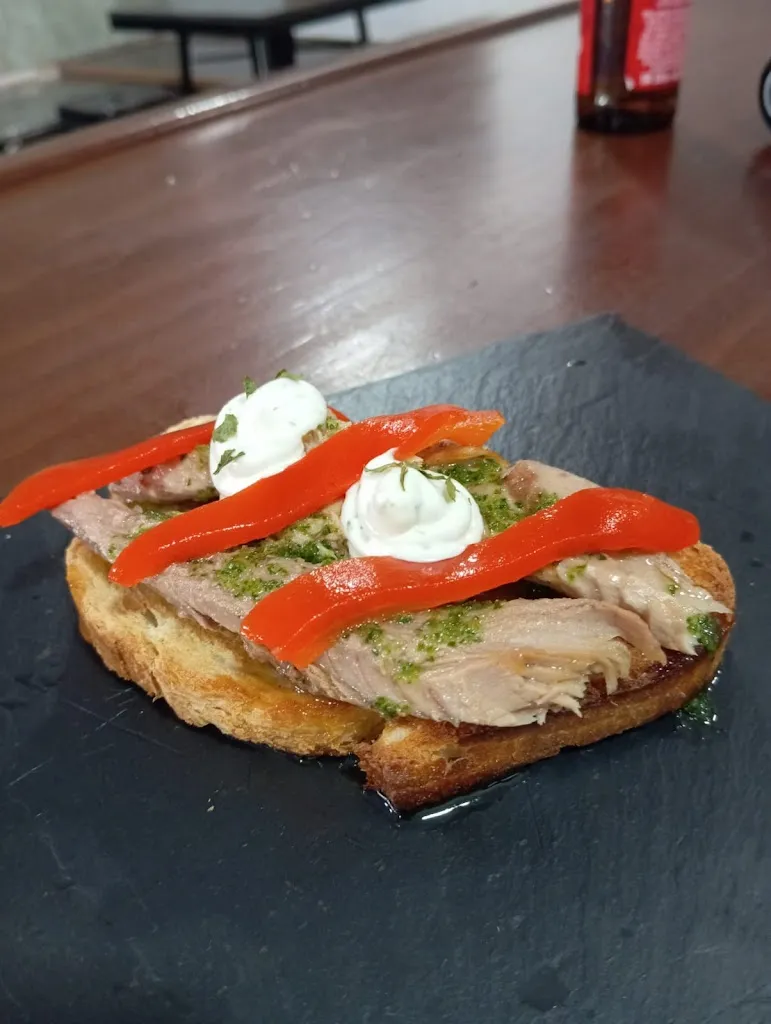 Cerveceria Berenjena restaurant in Benacazón