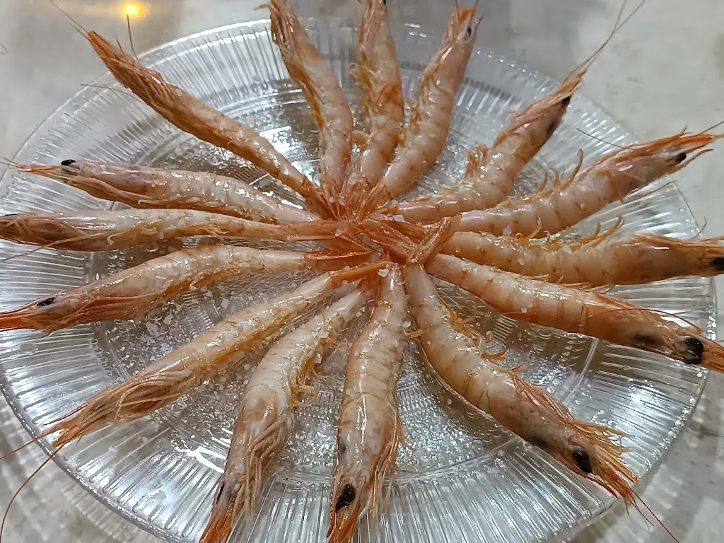 Marisquería La esquina de la gamba restaurant in Brenes