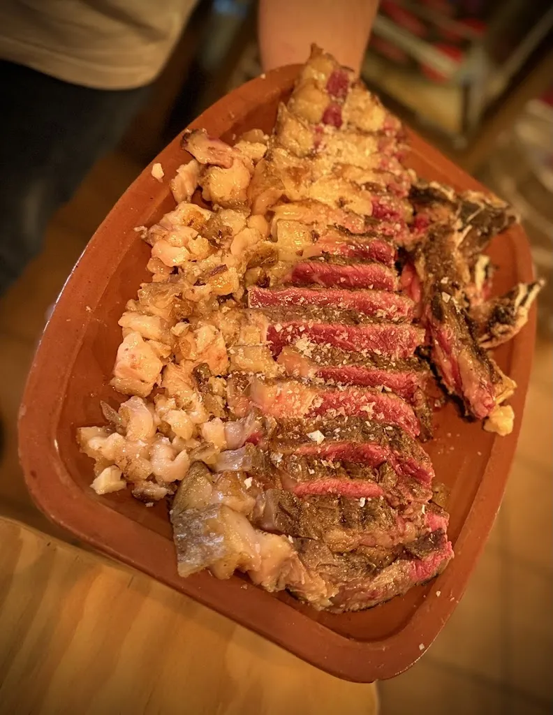 Roberto Arjona_Bar Restaurante Nuevo Chato_Brenes_review