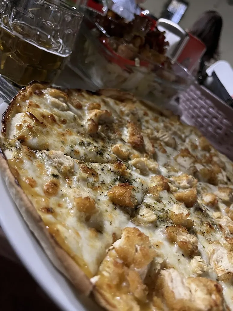 Pizzería Tamjo restaurant in Brenes