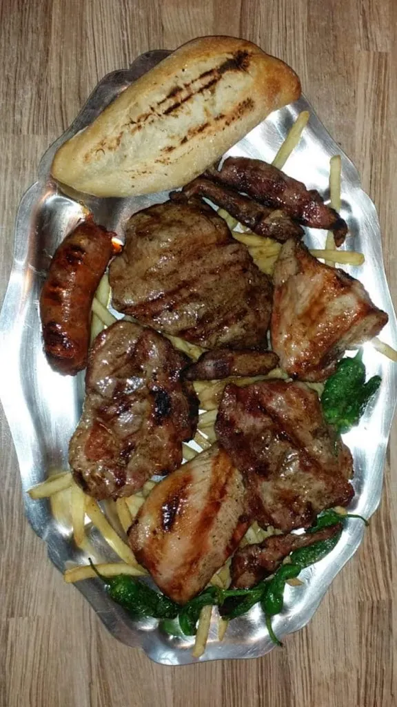 Oscar Nieves_Restaurante El Gordy_Brenes_review