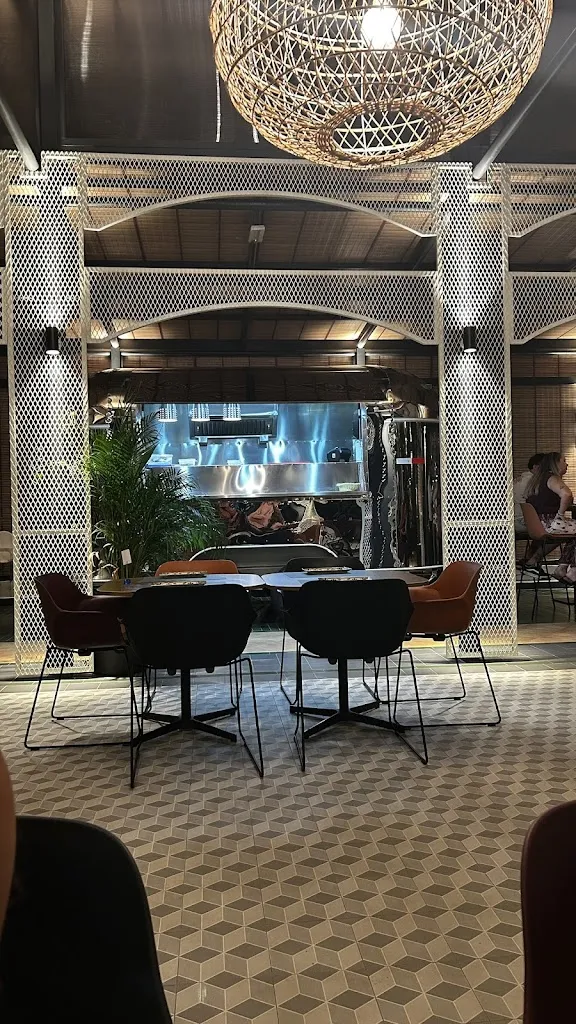 Elisabet Ruiz Ruiz_Palapa Nuï_Bormujos_review