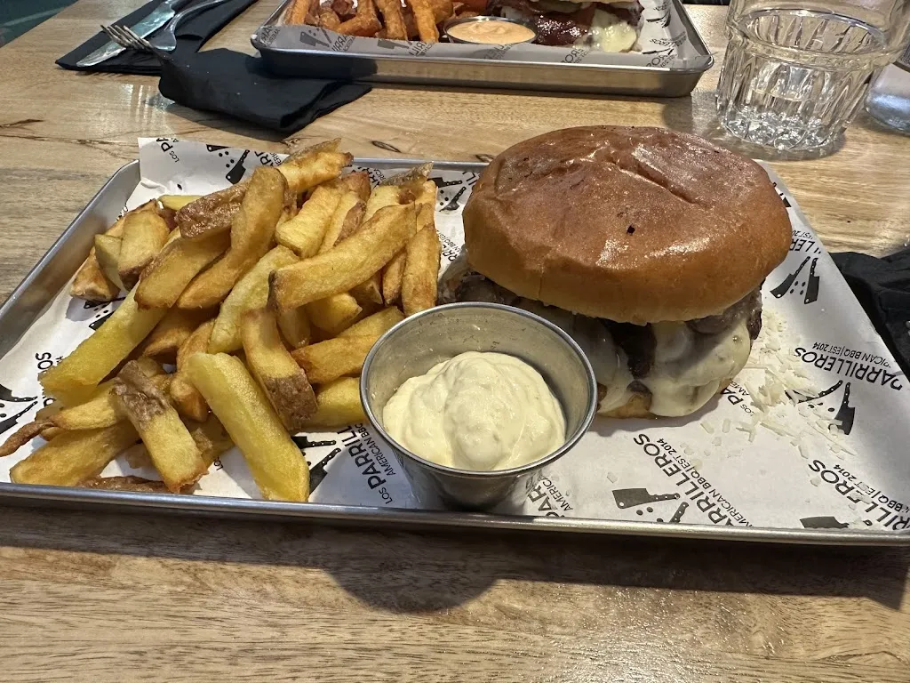 Adrián Bolaños_Los Parrilleros_Bormujos_review