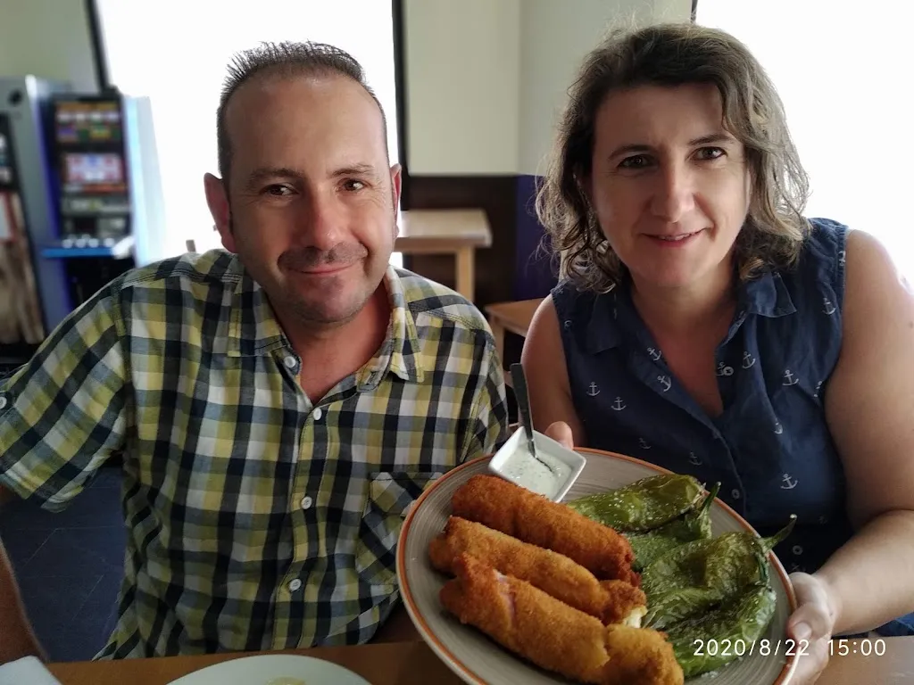 Vicente Izquierdo_Abacería La Esquina Bormujos | Tapas Caseras y Carnes a la Brasa_Bormujos_review