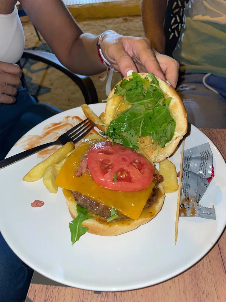 Pizzería hamburguesería "La Ermita" restaurant in Burguillos