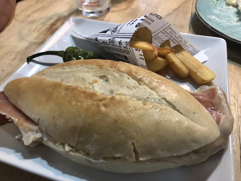 Jose Emilio González Sojo_Tau tapas_Cañada Rosal_review