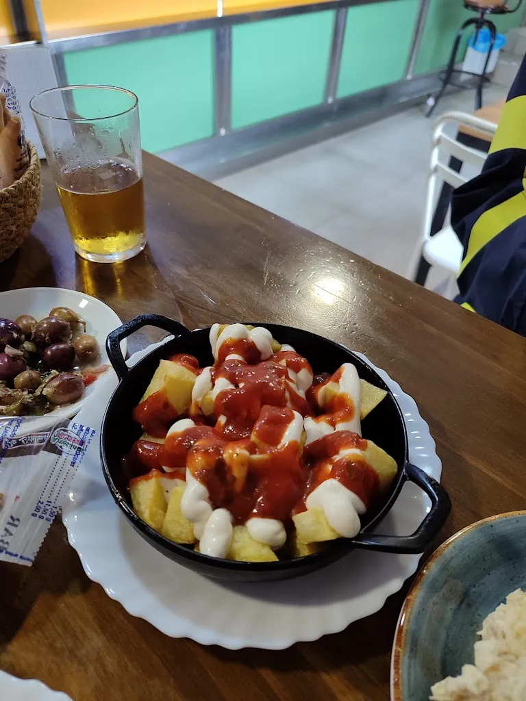 Jose L. Álvarez A._Bar la taurina_Cañada Rosal_review