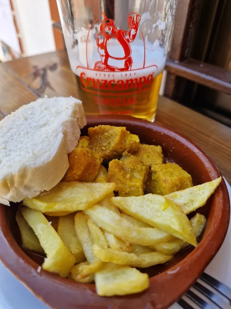 Bar Cascarilla restaurant in Cañada Rosal