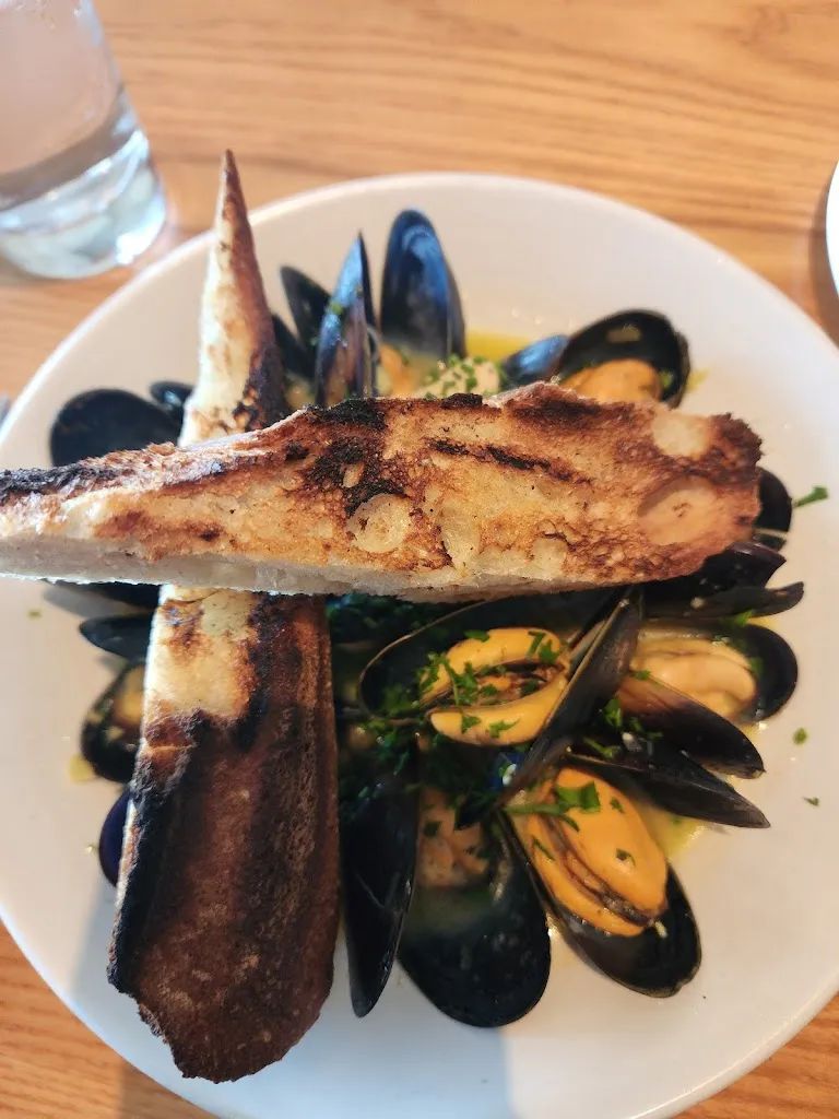 Menu_Roots Restaurant & Bar_Camas_image_8