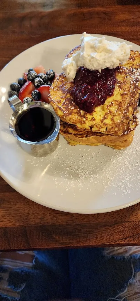 Raina Moreau-Sapp_Hickory Restaurant + Bar_Camas_review