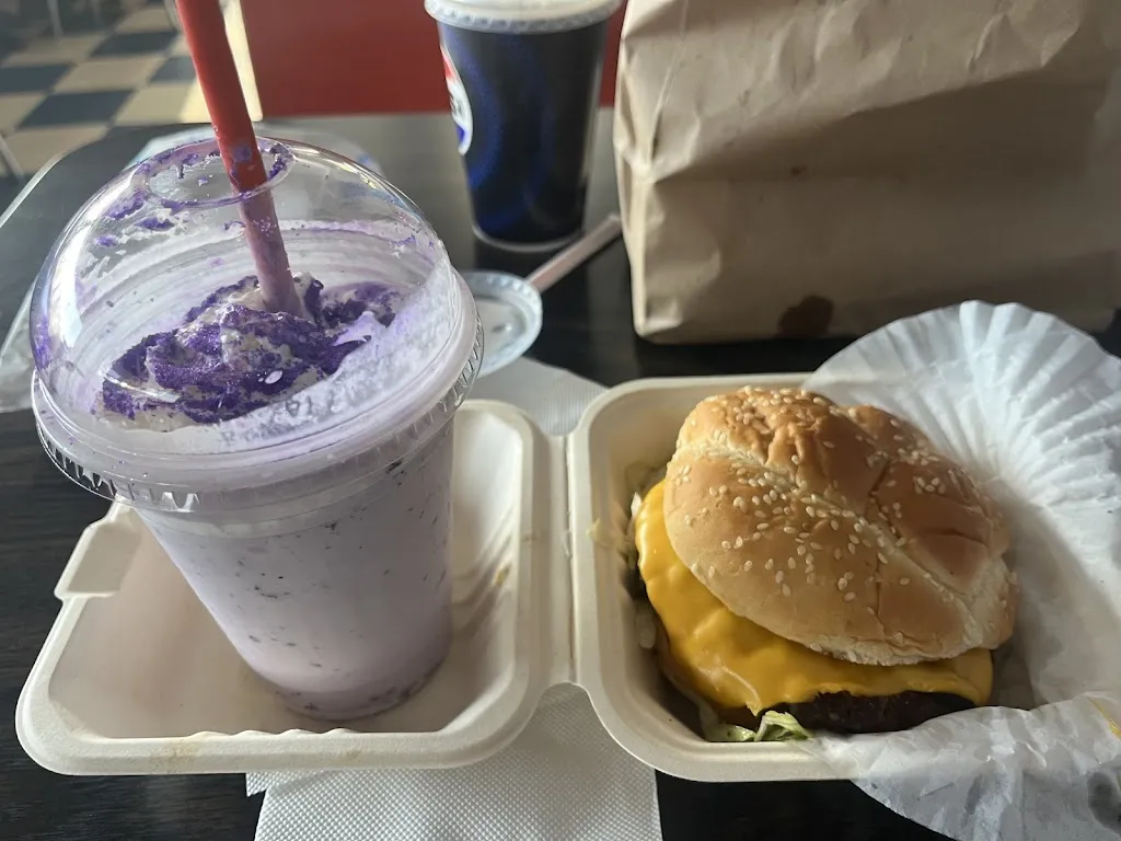 Natalie Schober_Top Burger Drive In_Camas_review
