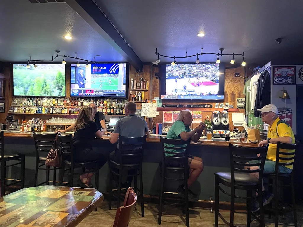 Adams Street Bar & Grill_Camas_slider_image_3