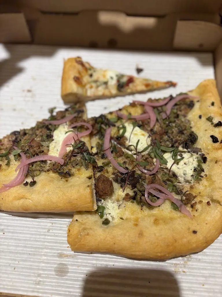 Menu_Backpacker Pizza 🍕_Camas_image_6