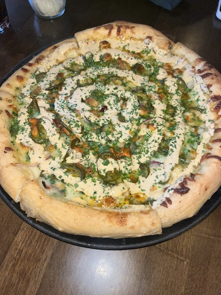 Mariana Rodriguez_Backpacker Pizza 🍕_Camas_review