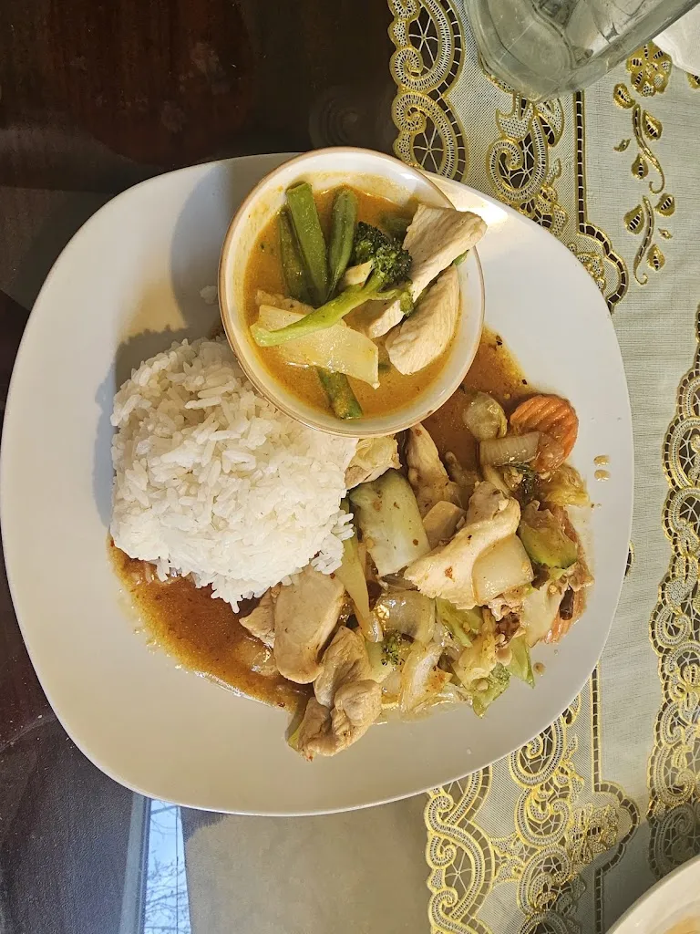 Camas Thai Cuisine_Camas_slider_image_2