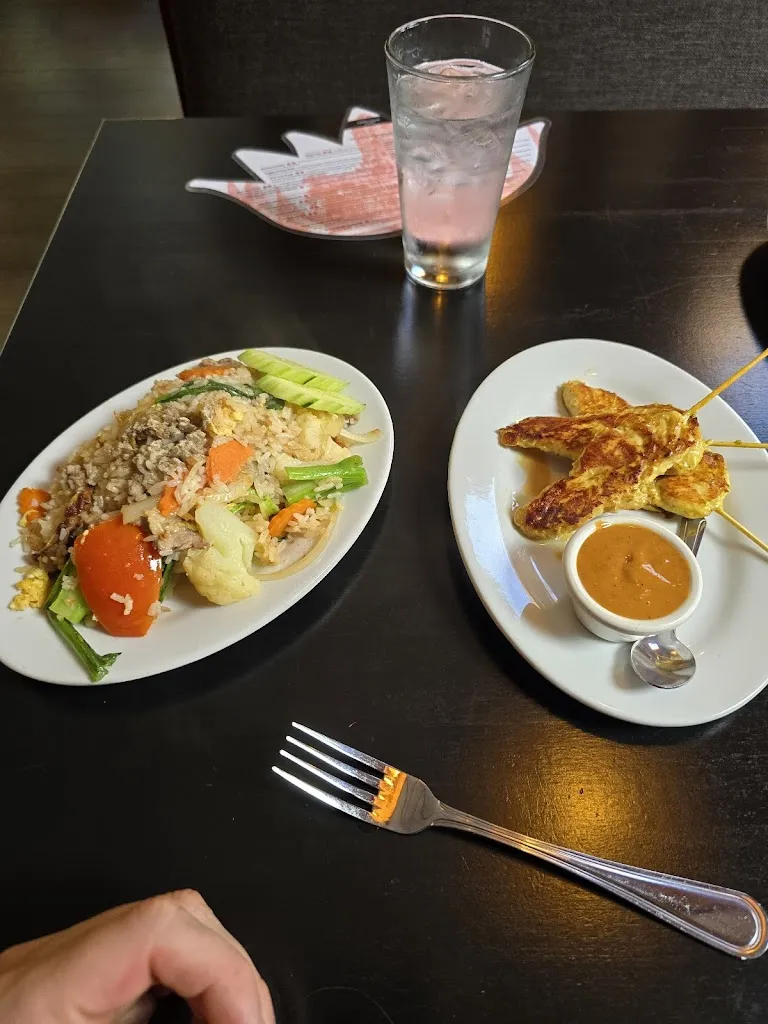 Jonathan Jett_Thai Bloom!_Camas_review