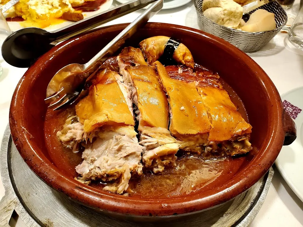 Manos Diakoumakis_Asador Azafrán_Camas_review