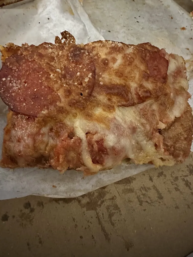 Matthew Hansen_Detroit Pizza - Camas At Crown Park_Camas_review