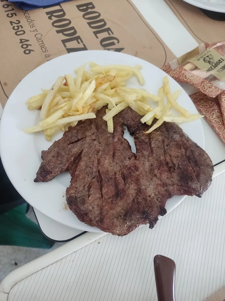 Manuel Garzón Benítez_Bar Tropezón_Cantillana_review