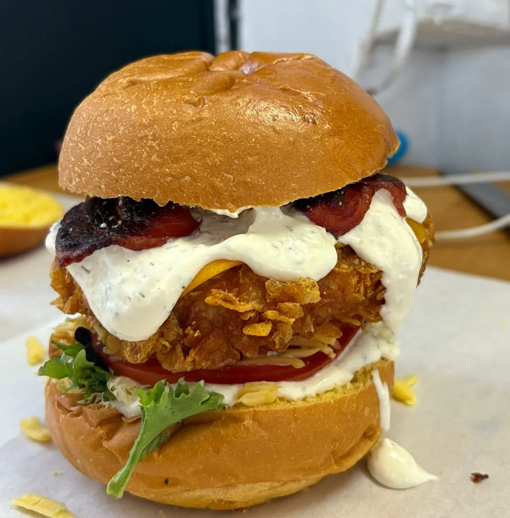 UTE burger Delimeat restaurant in Castilblanco de los Arroyos