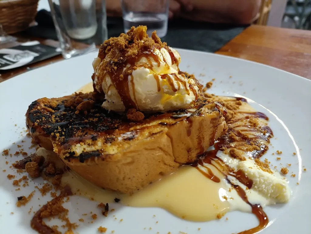 Roberto Álamo_Bar Abacería La Familia_Castilleja de Guzmán_review