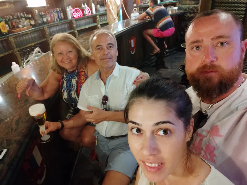 Andres Barco Cruz_Pub Cafe El Galeon 1741_Benahadux_review