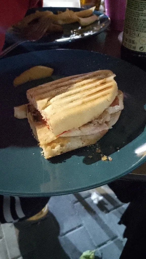 julia b_Bar Ryky_Castilleja del Campo_recensione