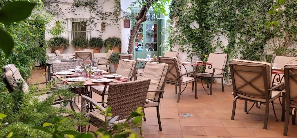 Restaurante La Yedra restaurant in Carmona