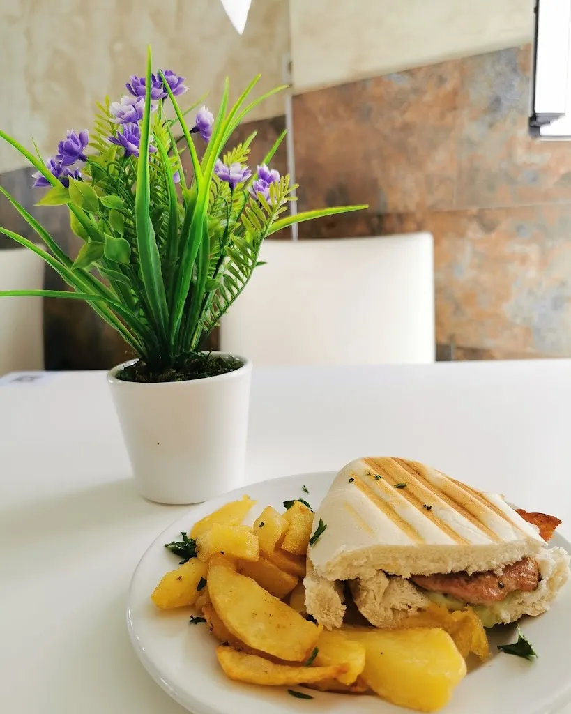 Bar La Cazuela restaurant in Carmona